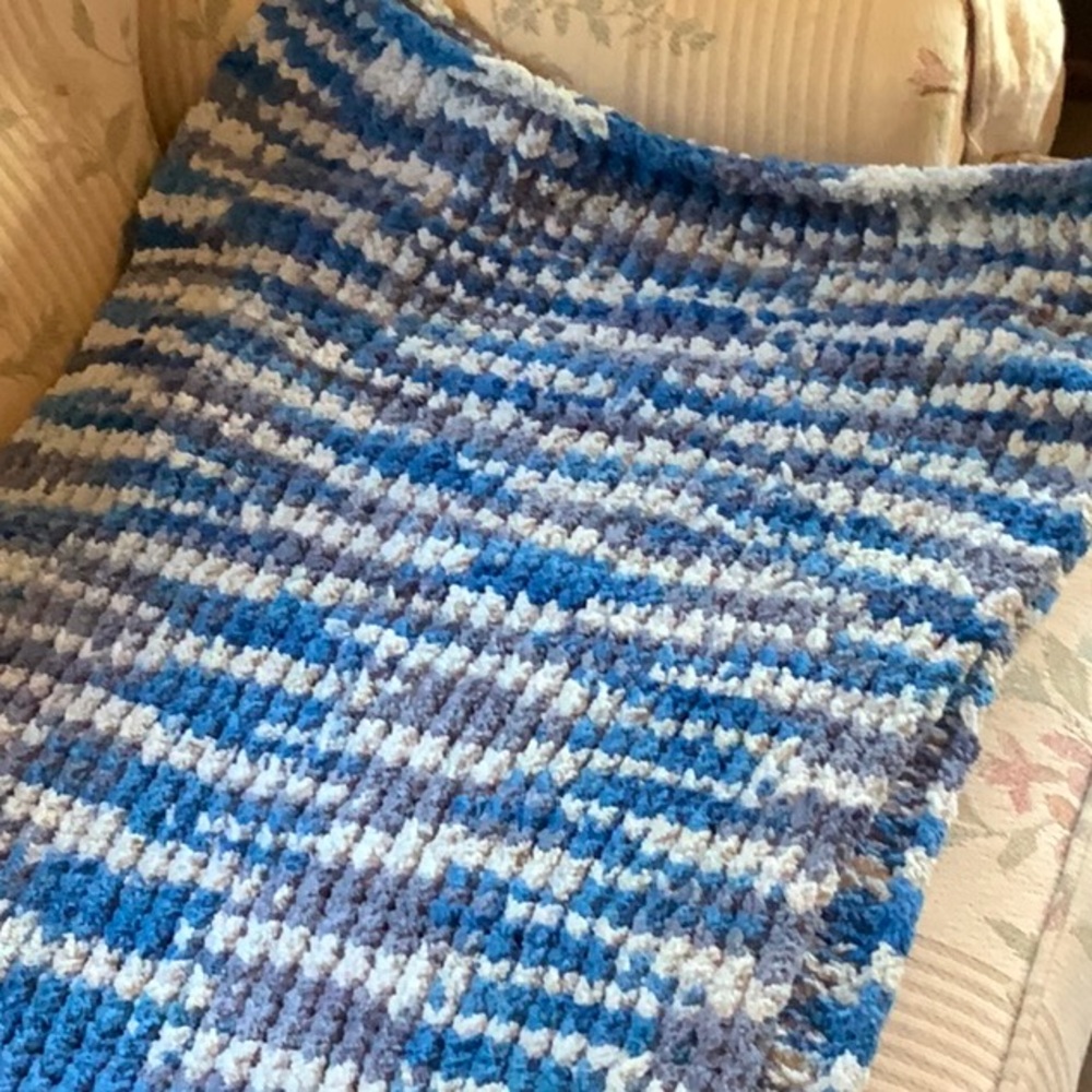 Handmade loom knit blue grey blanket/throw by my wife measures 60 x 40 - Picture 2 of 4